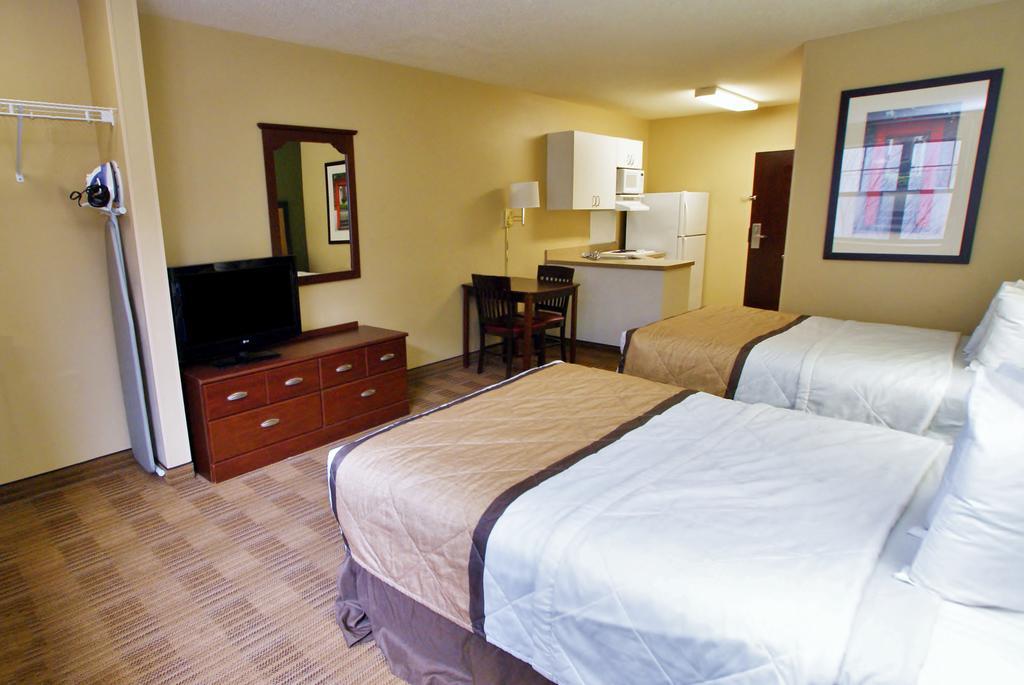 Mainstay Suites Chicago Hillside Eksteriør billede