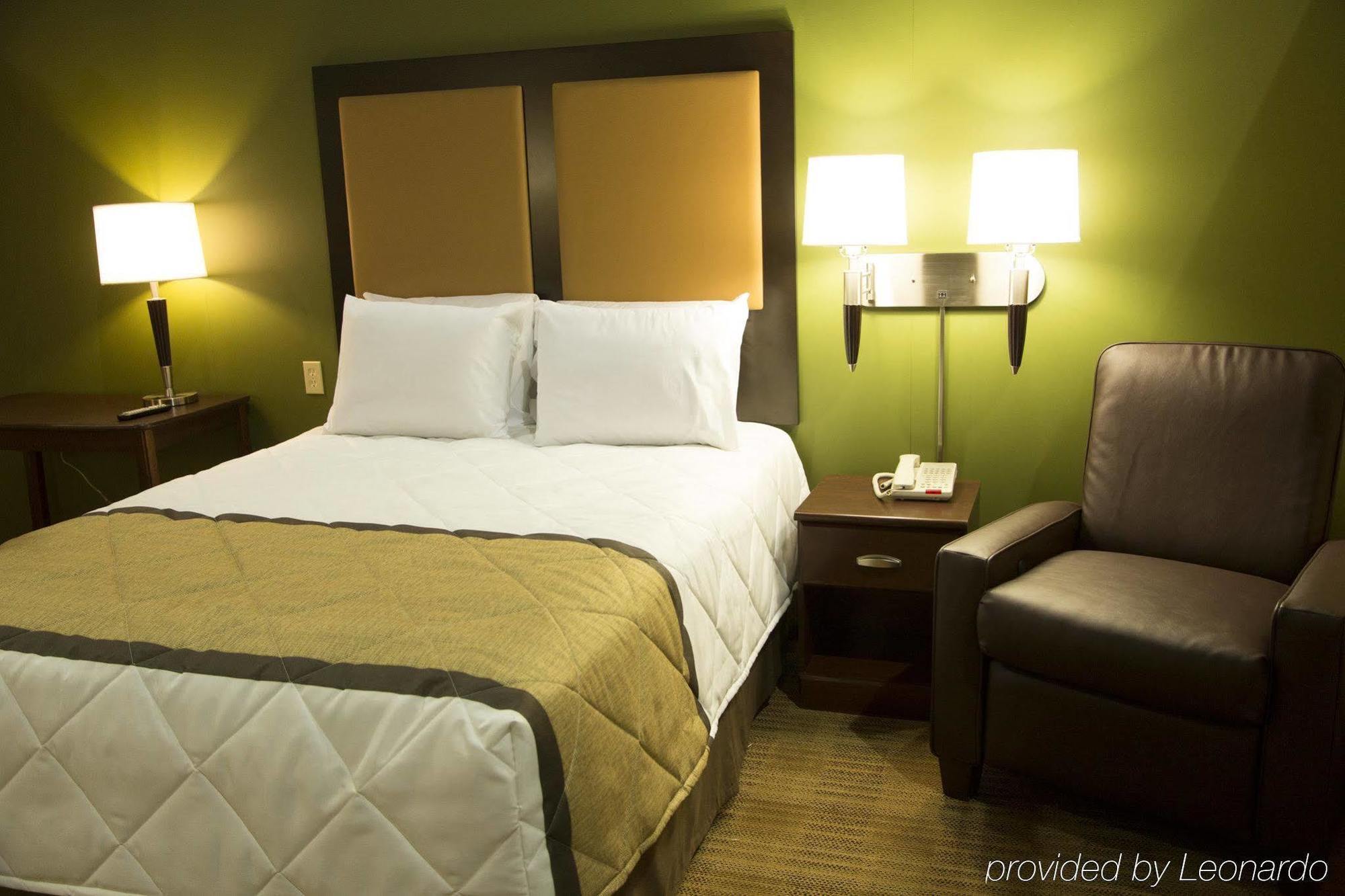Mainstay Suites Chicago Hillside Eksteriør billede